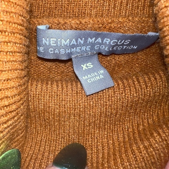 Neiman Marcus Cashmere Collection Turtleneck sweater - Picture 4 of 8